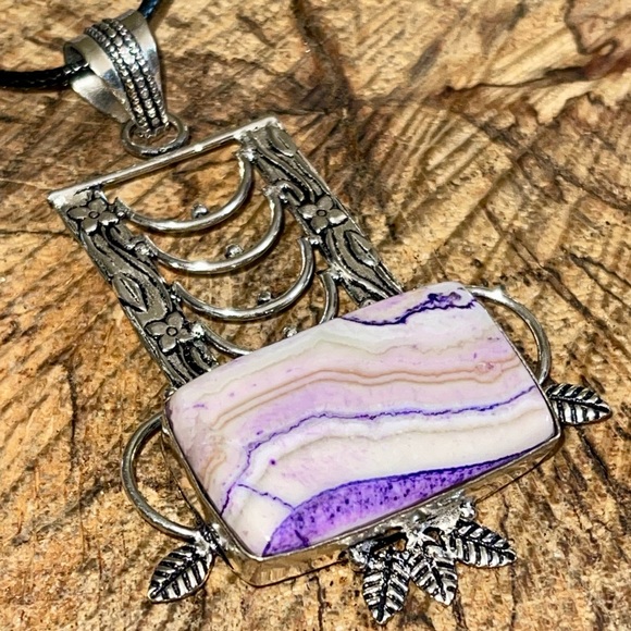 Beautiful Dyed Agate Pendant 2 7/8” - Picture 5 of 11